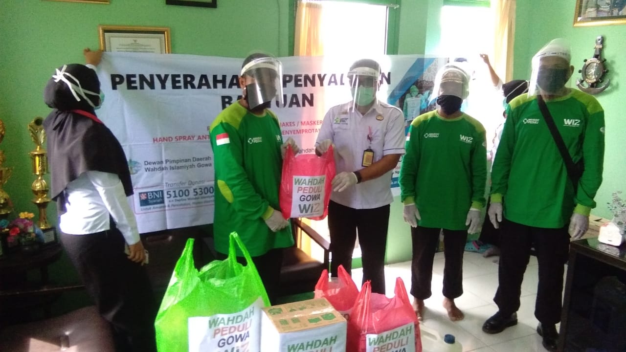 Peduli Guru Ngaji, Tim WTC Kabupaten Gowa Salurkan Puluhan Paket Sembako